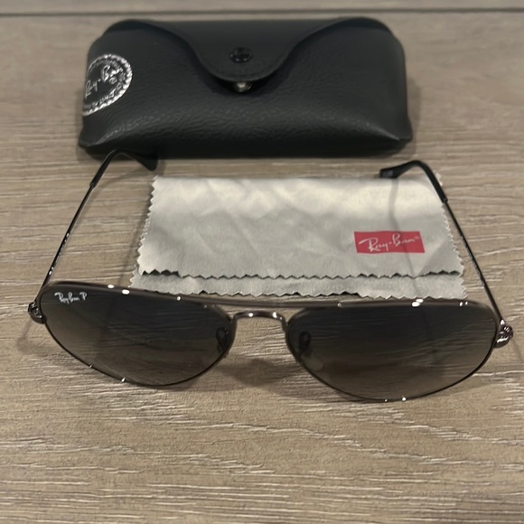 Ray Ban Polarized Aviators - Picture 1 of 3